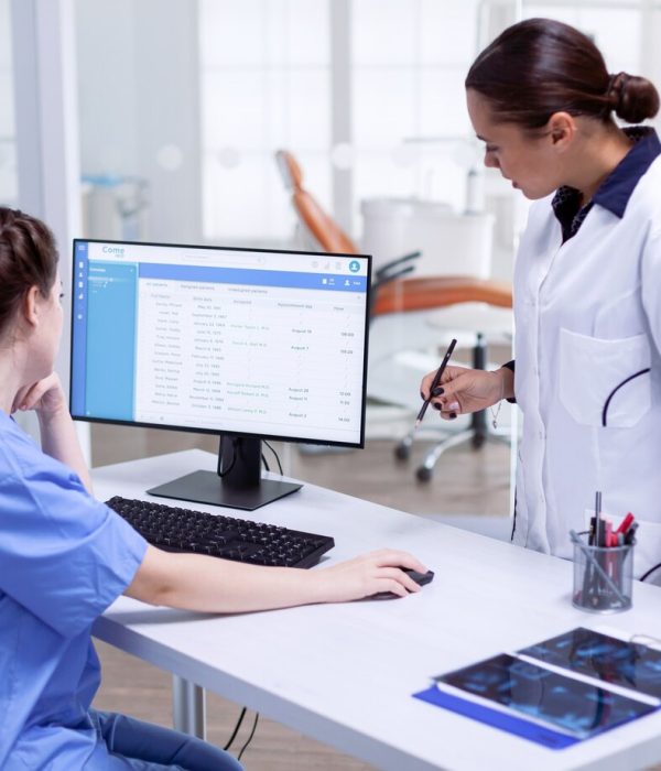 female-doctor-hospital_omnicell_V2